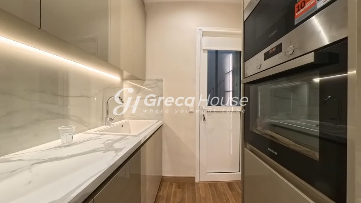 Fully Renovated Luxury 81m² Apartment for Sale on 1st Floor, Kypseli Square - Photo 13
