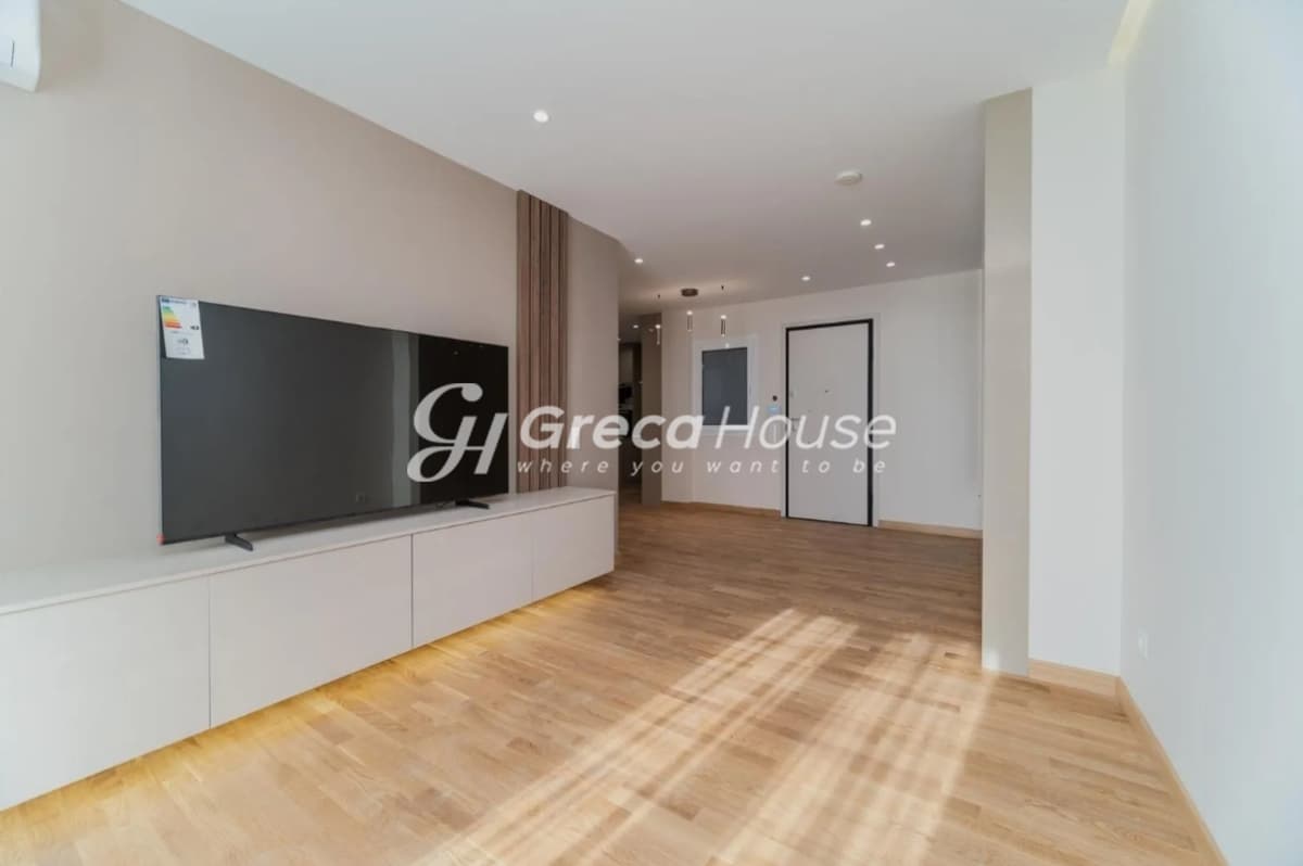Fully Renovated Luxury 81m² Apartment for Sale on 1st Floor, Kypseli Square - Photo 3