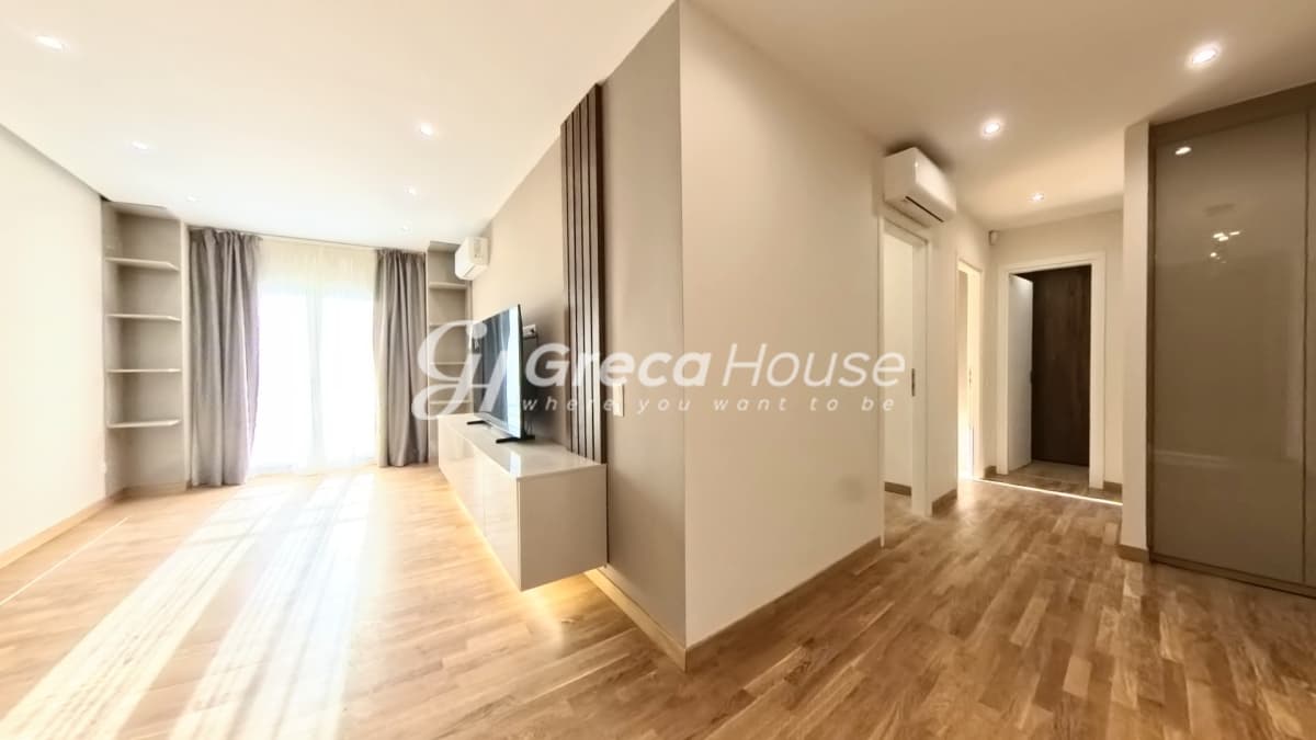 Fully Renovated Luxury 81m² Apartment for Sale on 1st Floor, Kypseli Square - Photo 1