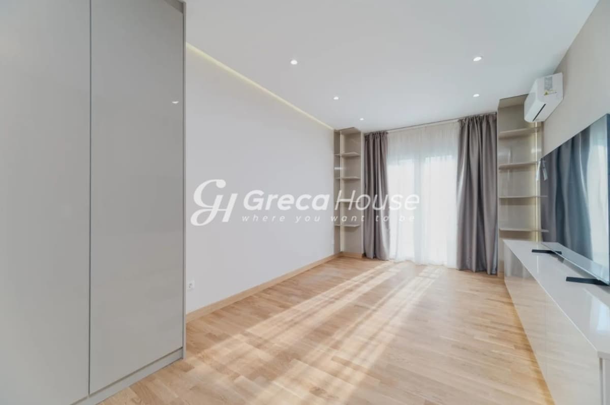 Fully Renovated Luxury 81m² Apartment for Sale on 1st Floor, Kypseli Square - Photo 19