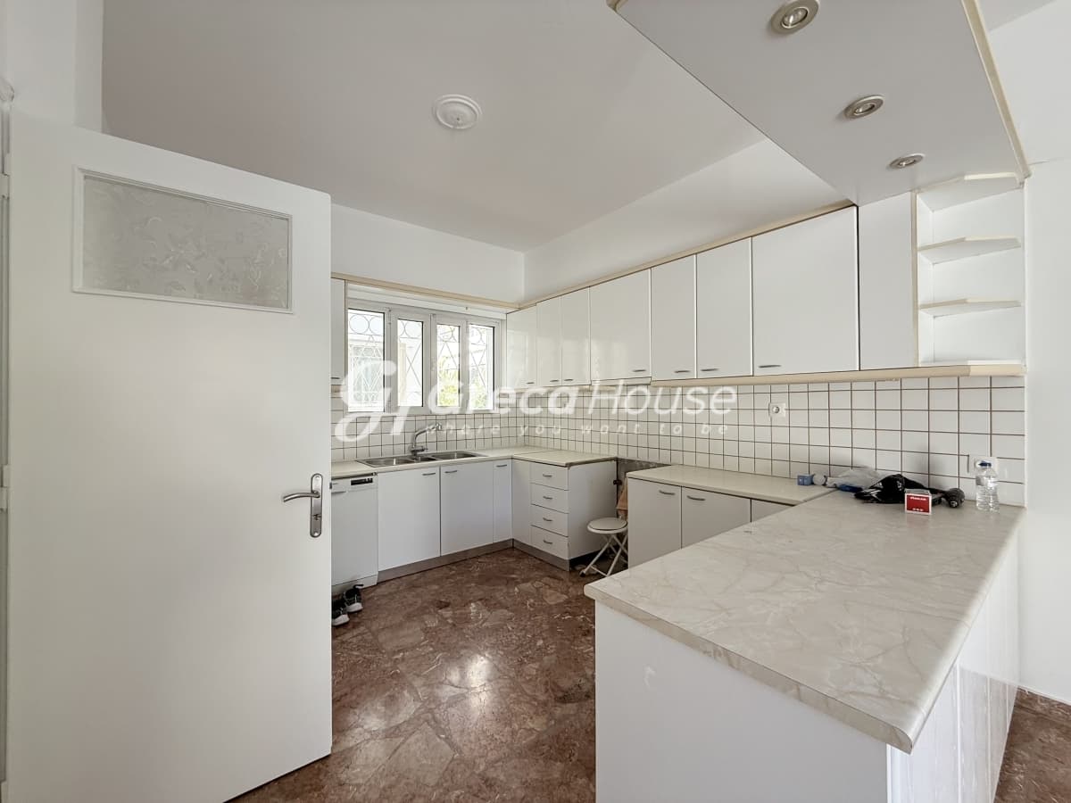 Luxury 594 sqm Villa of High Specifications with Garden for Sale in Vrilissia - Photo 11