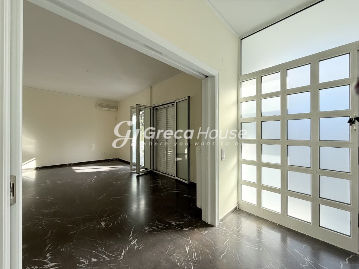 Luxury 594 sqm Villa of High Specifications with Garden for Sale in Vrilissia - Photo 17