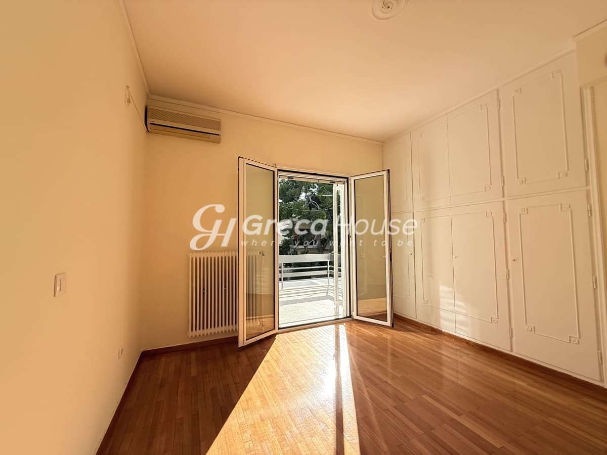 Luxury 594 sqm Villa of High Specifications with Garden for Sale in Vrilissia - Photo 5