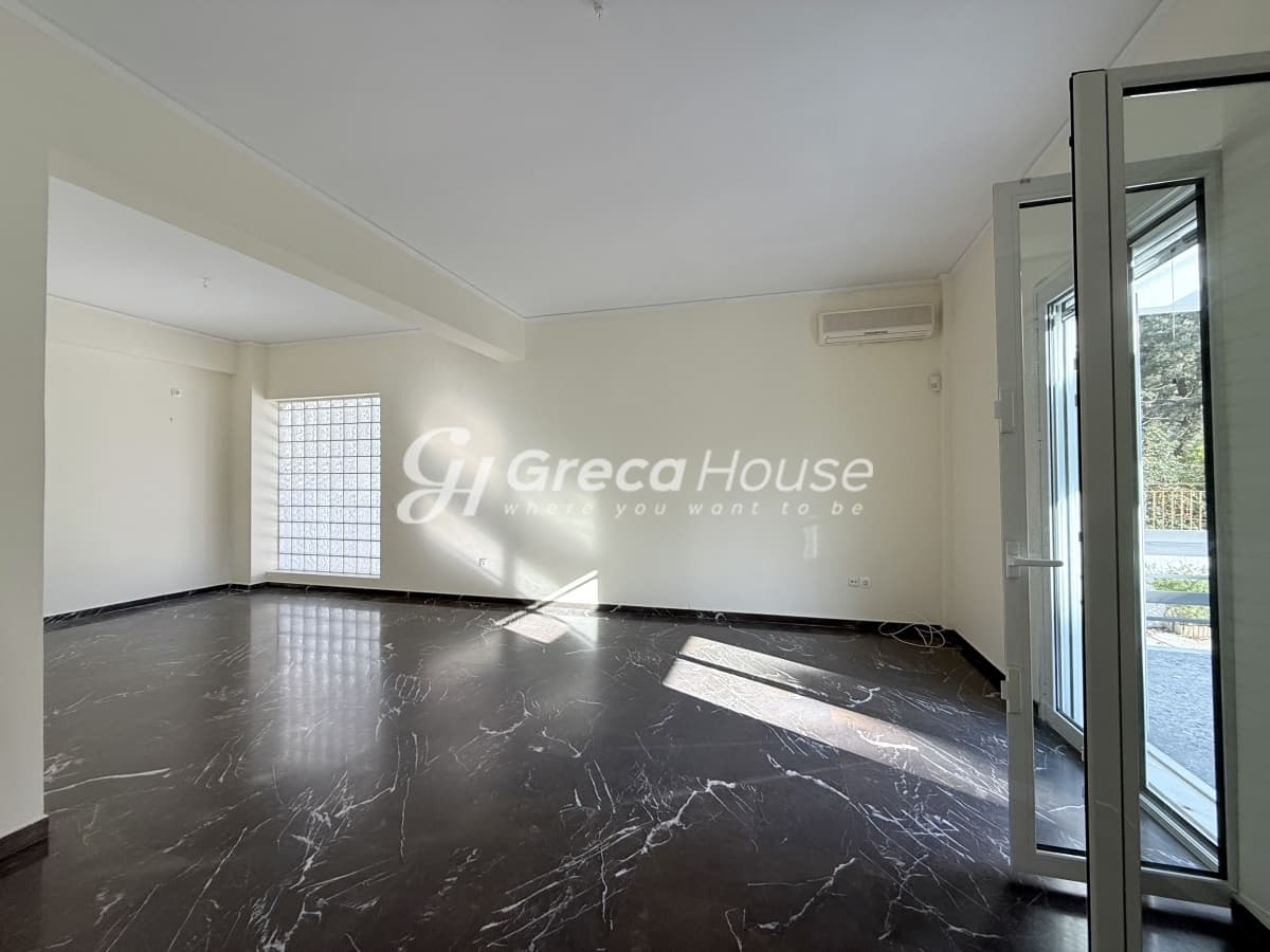 Luxury 594 sqm Villa of High Specifications with Garden for Sale in Vrilissia - Photo 2