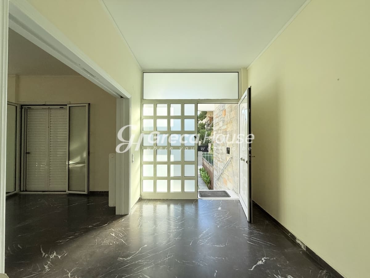 Luxury 594 sqm Villa of High Specifications with Garden for Sale in Vrilissia - Photo 9