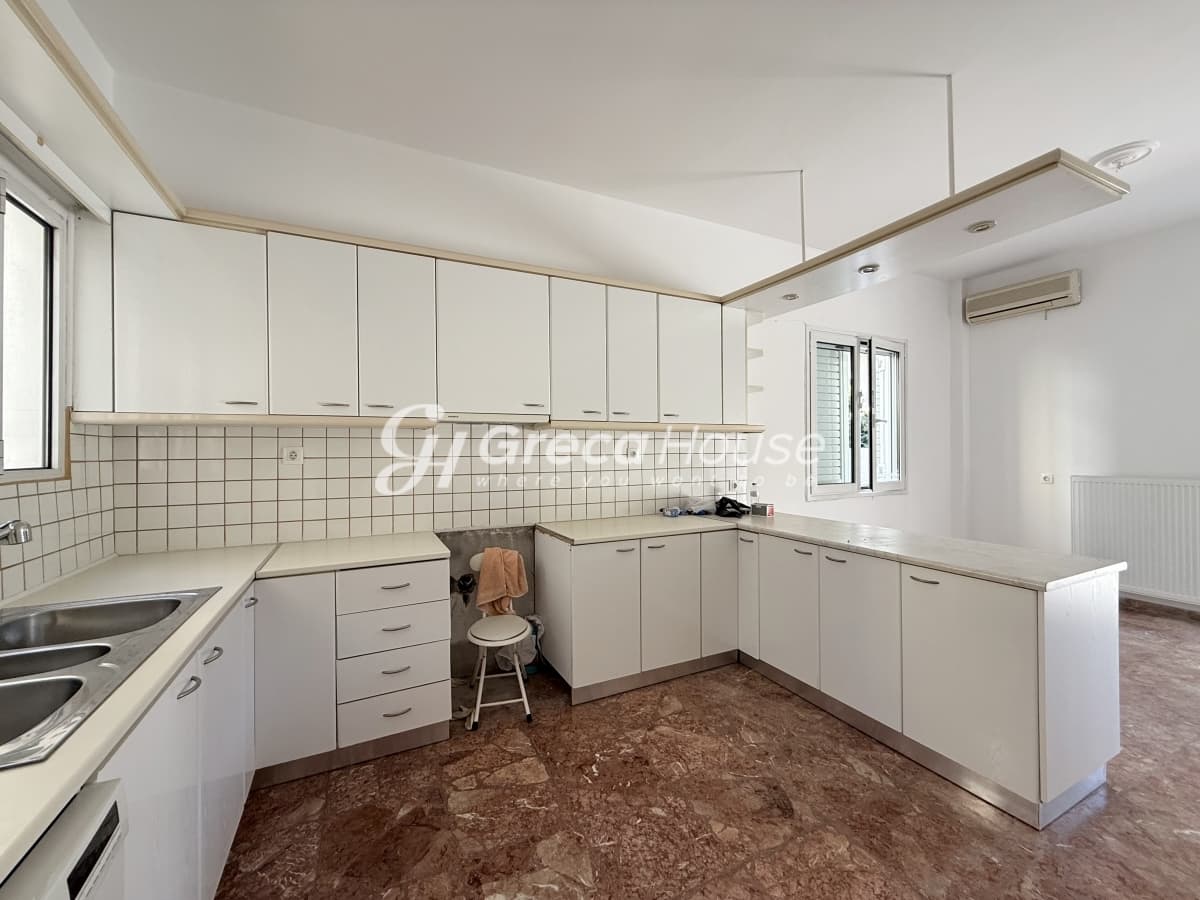 Luxury 594 sqm Villa of High Specifications with Garden for Sale in Vrilissia - Photo 8