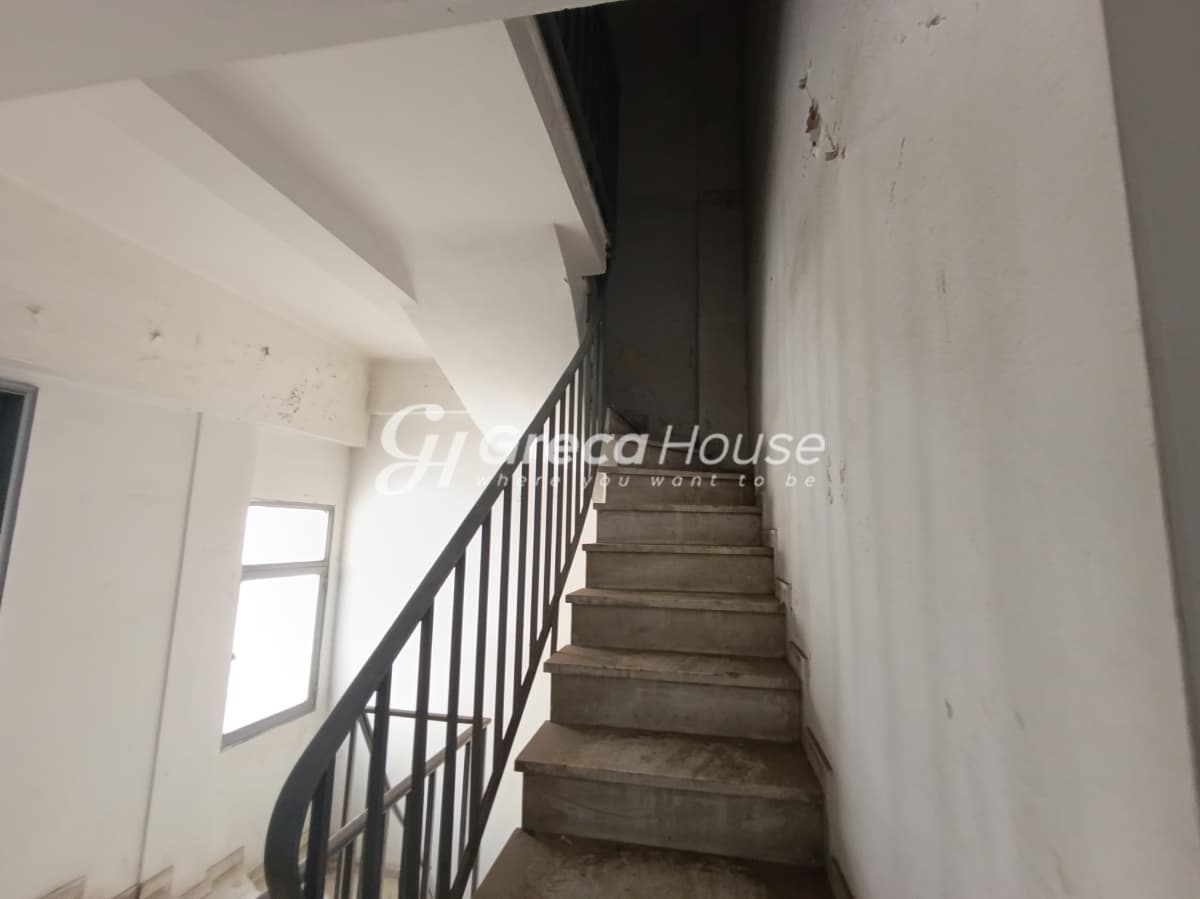 مبنى استثماري 9 طوابق بمساحة 2,126 متر مربع للبيع في بسيري، أثينا. مناسب للتحويل إلى وحدات سكنية. - صورة 20
