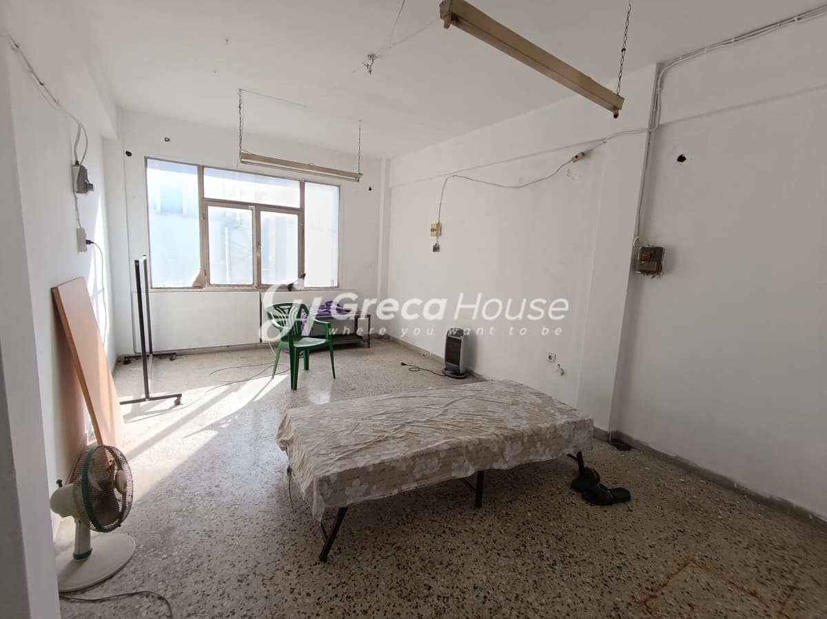 مبنى استثماري 9 طوابق بمساحة 2,126 متر مربع للبيع في بسيري، أثينا. مناسب للتحويل إلى وحدات سكنية. - صورة 7