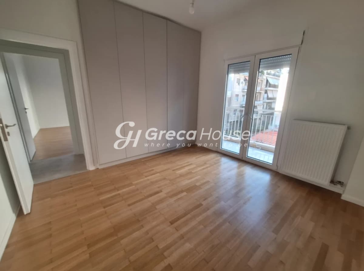 Renovated 2-Bedroom Apartment in Athens' Kypseli, Fokionos Negri - Photo 13