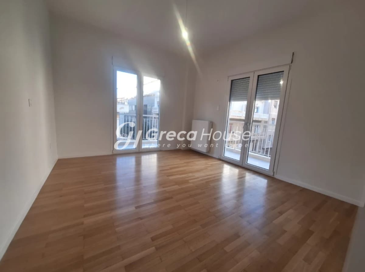 Renovated 2-Bedroom Apartment in Athens' Kypseli, Fokionos Negri - Photo 11