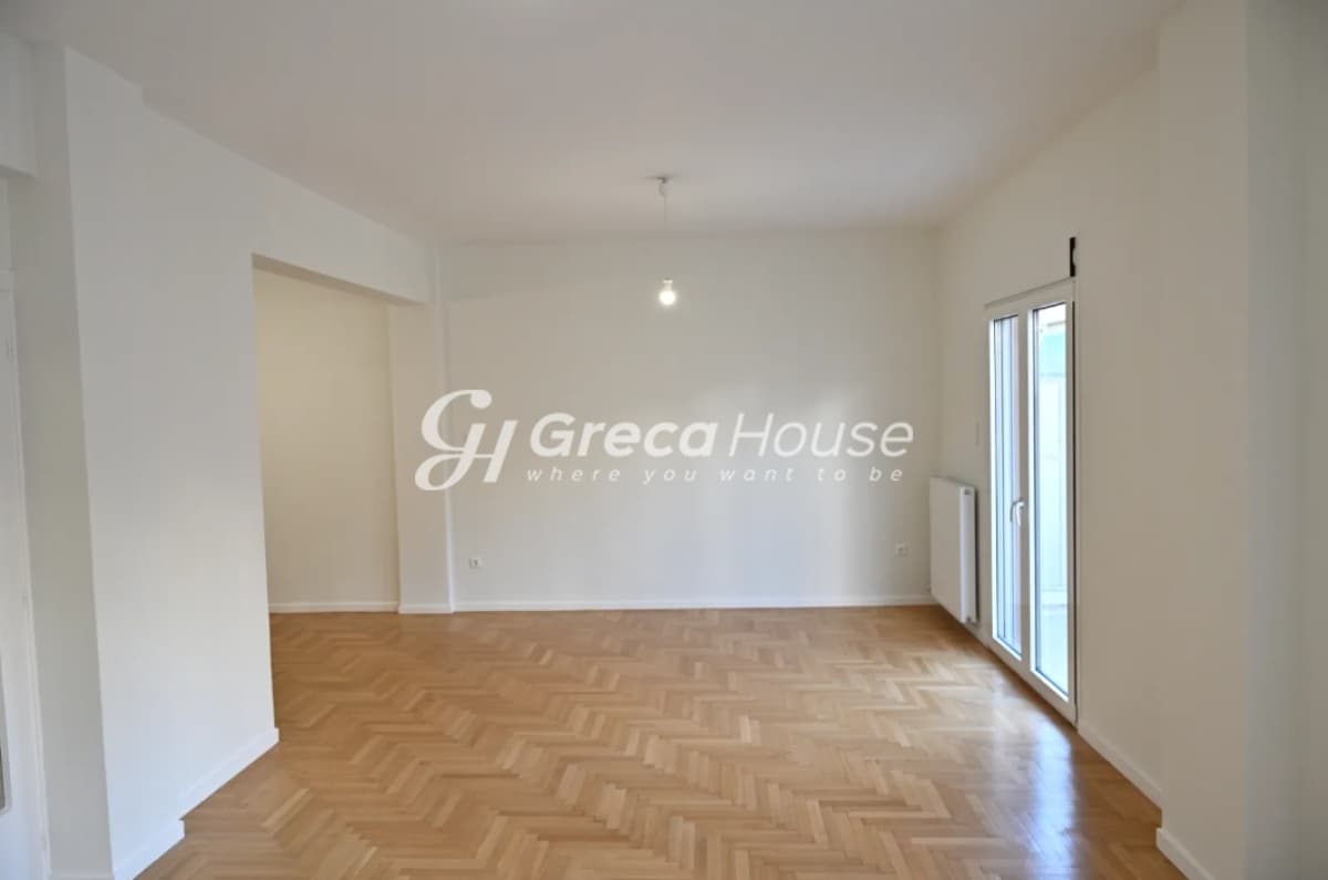 Renovated 2-Bedroom Apartment in Athens' Kypseli, Fokionos Negri - Photo 5