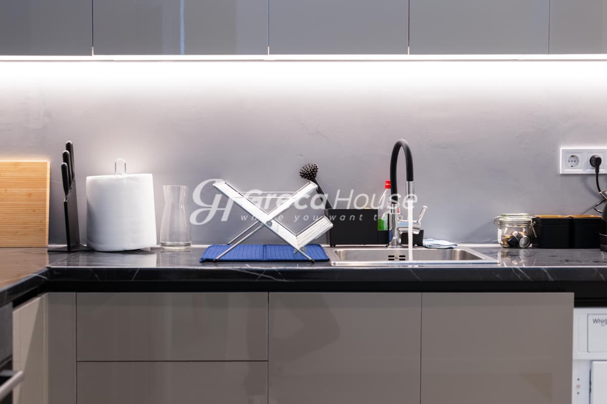 Νεάπολη Εξάρχεια: Ανακαινισμένο επιπλωμένο διαμέρισμα 160 τ.μ. με 3Υ/2 κουζίνες (2ος όροφος) - Φωτογραφία 26