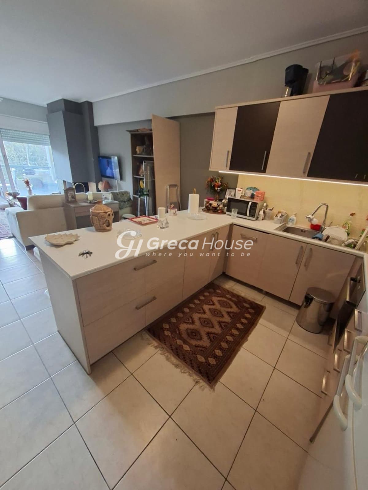 75 sqm Apartment for sale in Marousi Center with 2 bedrooms, storage, fireplace and natural gas - Photo 3