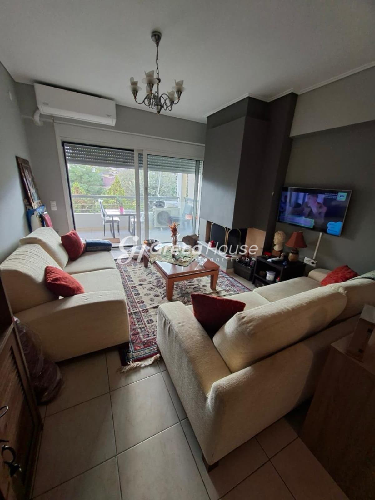 75 sqm Apartment for sale in Marousi Center with 2 bedrooms, storage, fireplace and natural gas - Photo 2