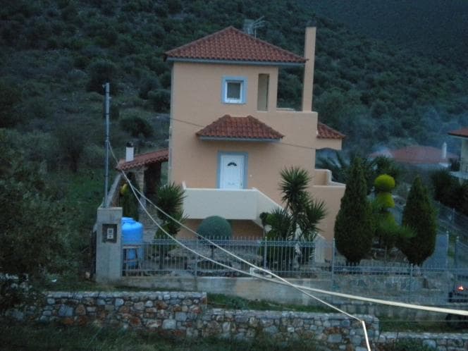 Πωλείται Παραθαλάσσια Μονοκατοικία στα Στύρα Ευβοίας – Μόλις 250μ. από τη Θάλασσα - Φωτογραφία 2