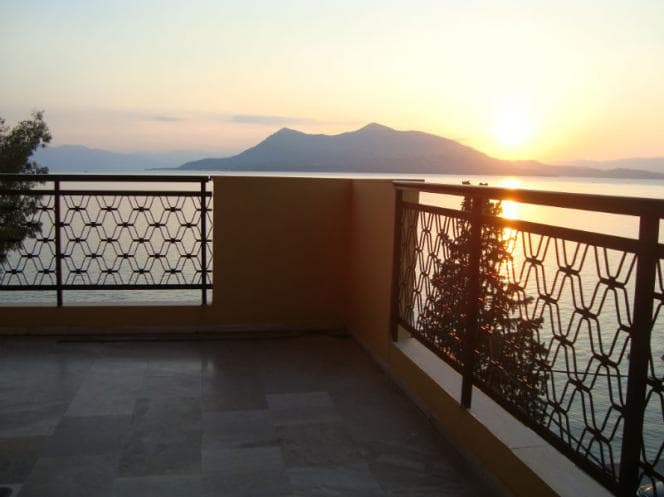 Seaside Hotel 800 sq.m. with 24 Rooms in Aidipsos, Evia - Photo 3