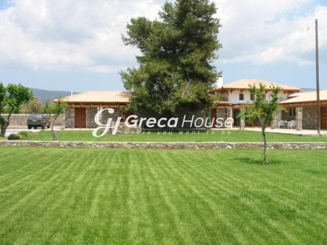 Πολυτελής Παραθαλάσσια Μονοκατοικία 200 τ.μ. στην Ερμιόνη με 4 Αυτόνομες Κατοικίες