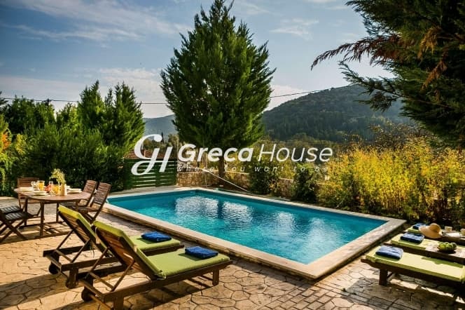 مجمع 3 فيلات فاخرة بمسابح خاصة وإطلالات – ليفكادا، أيونيا للبيع - صورة 11