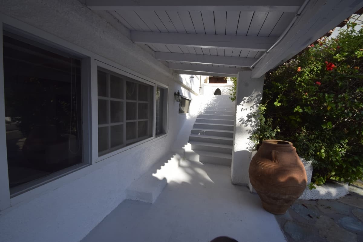 Exceptional Renovated Luxury Villa for Sale in Porto Heli with Private Pool and Unlimited Views - Photo 14