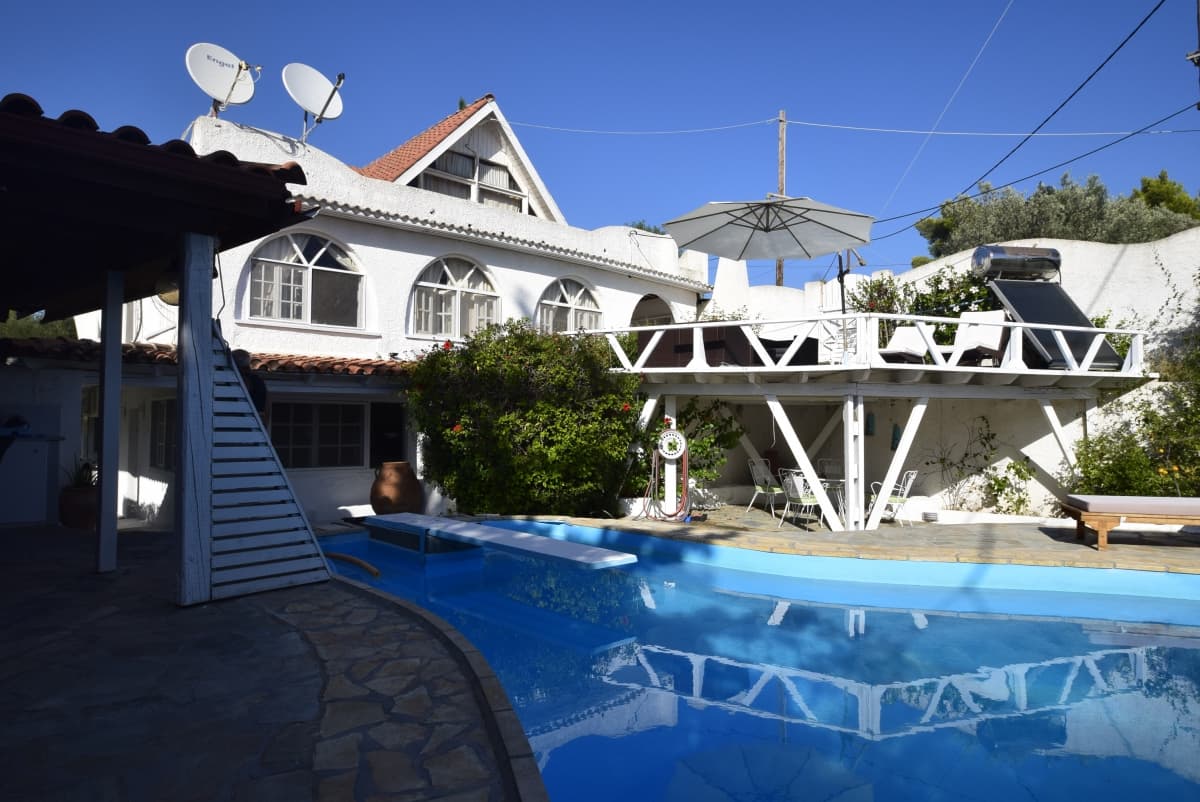 Exceptional Renovated Luxury Villa for Sale in Porto Heli with Private Pool and Unlimited Views - Photo 6