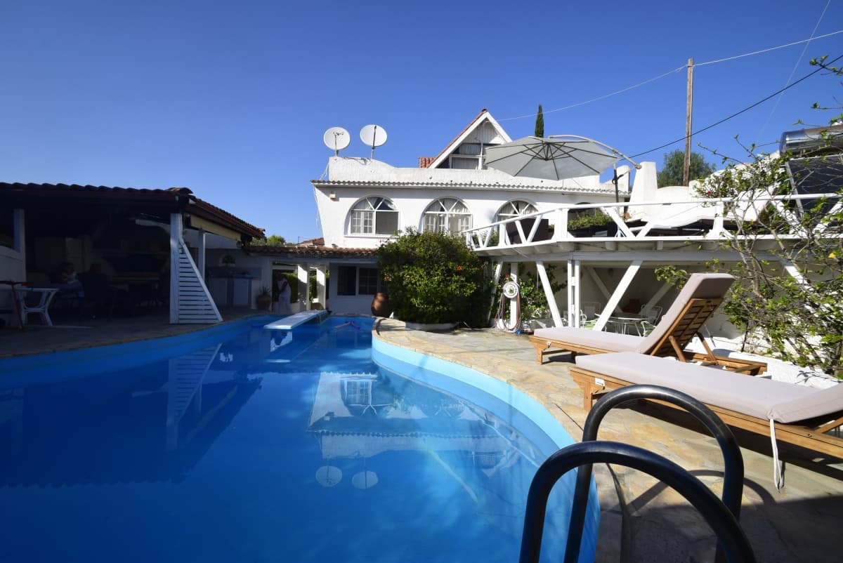 Exceptional Renovated Luxury Villa for Sale in Porto Heli with Private Pool and Unlimited Views - Photo 12
