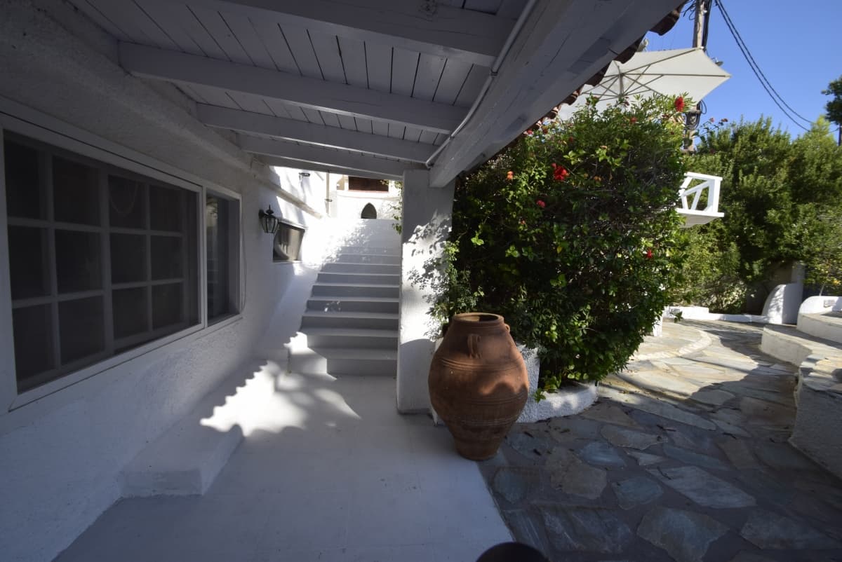 Exceptional Renovated Luxury Villa for Sale in Porto Heli with Private Pool and Unlimited Views - Photo 26