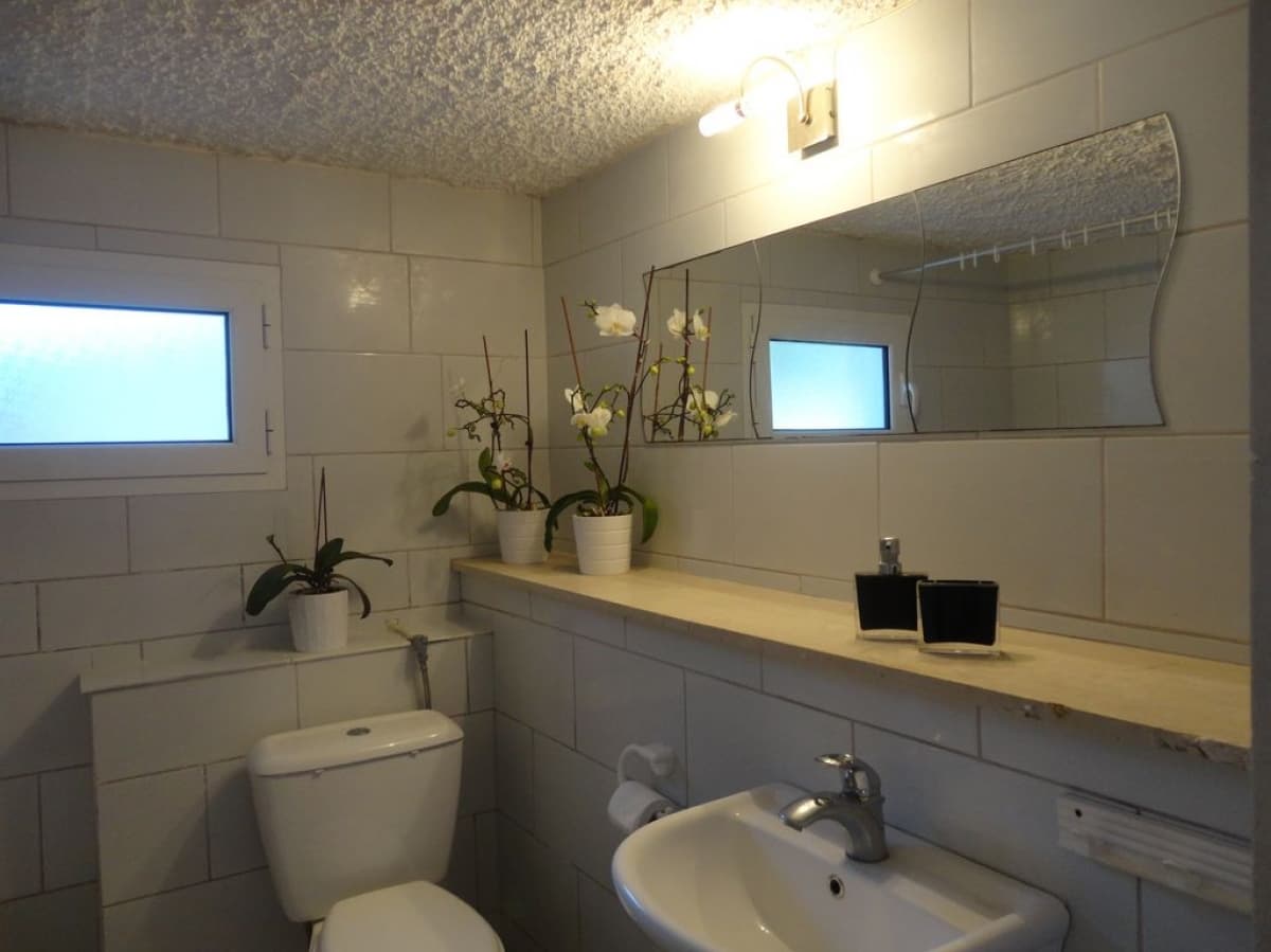 Exceptional Renovated Luxury Villa for Sale in Porto Heli with Private Pool and Unlimited Views - Photo 10