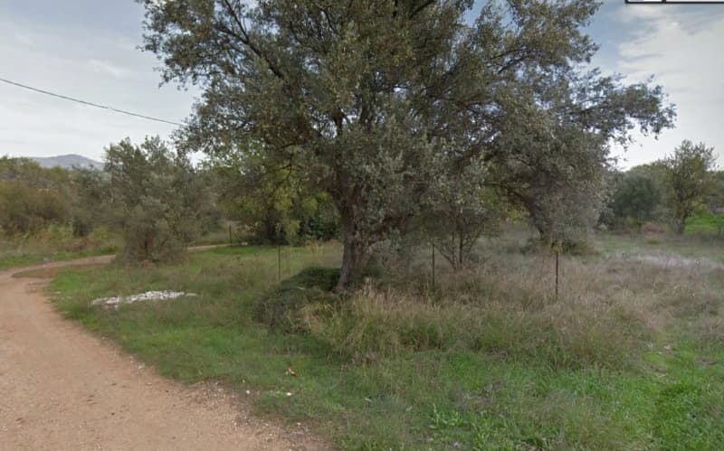 מגרש פרימיום 1763 מ"ר לבנייה במארוסי, אגיוס תומאס, אתונה - תמונה 1