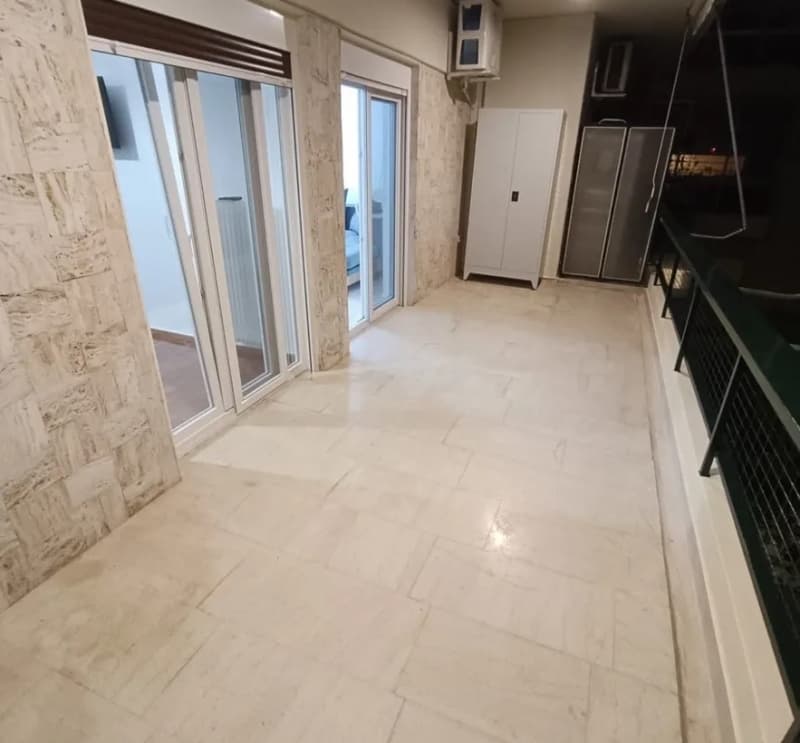 雅典北部郊区阿诺哈兰德里一居室翻新公寓（带家具）出售 - 张照片 4