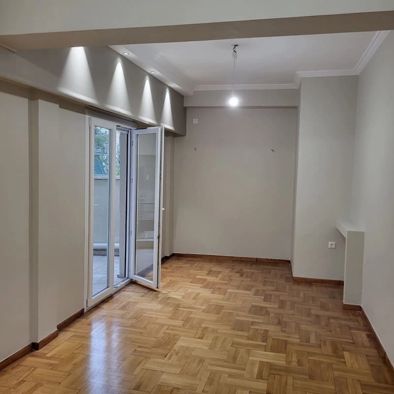 דירת יוקרה משופצת במרכז פגראטי, אתונה - תמונה 6