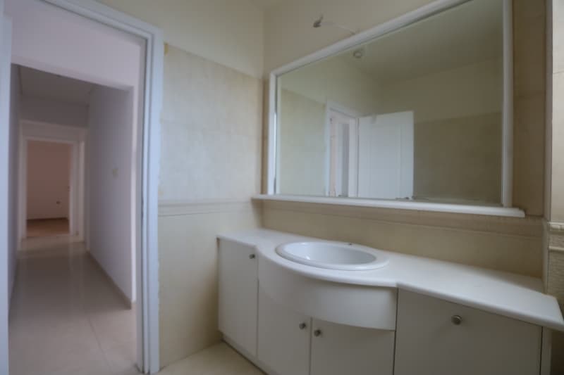 Exceptional Renovated Floor Apartment for Sale in Marousi, Athens - Photo 32