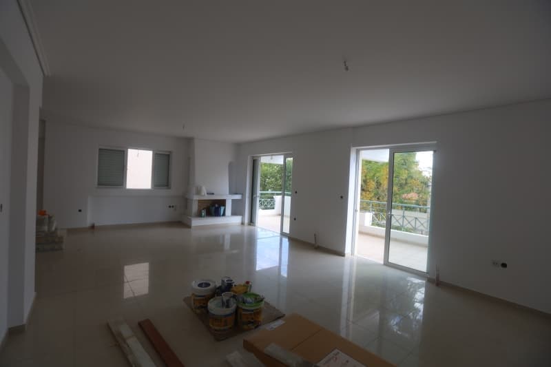 Exceptional Renovated Floor Apartment for Sale in Marousi, Athens - Photo 4