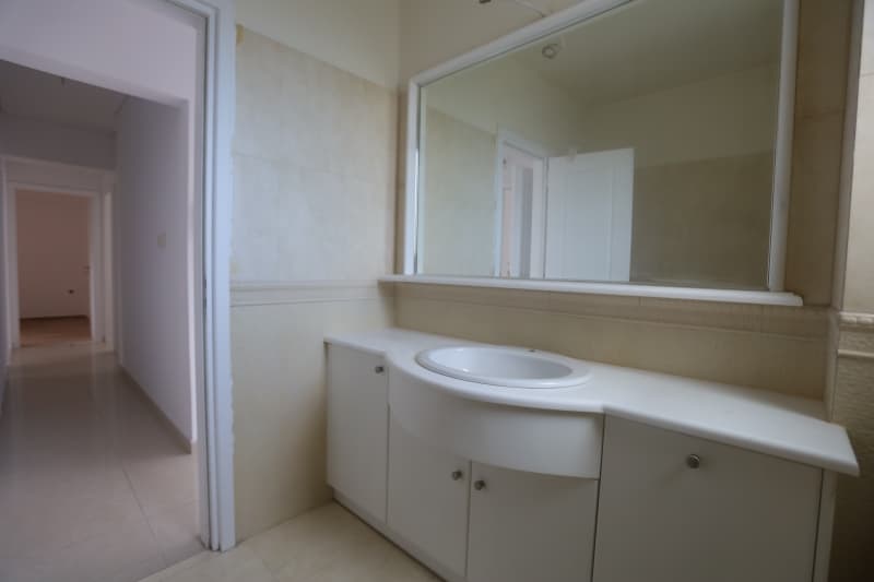 Exceptional Renovated Floor Apartment for Sale in Marousi, Athens - Photo 18