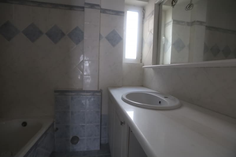 Exceptional Renovated Floor Apartment for Sale in Marousi, Athens - Photo 37