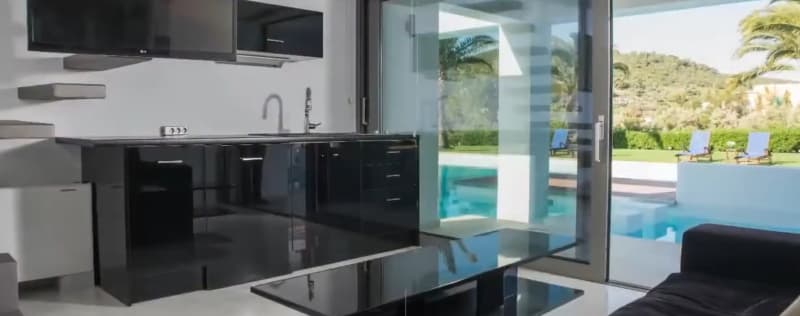 וילה יוקרתית על חוף הים עם חוף פרטי ודירות עצמאיות בהרמיוני - תמונה 6