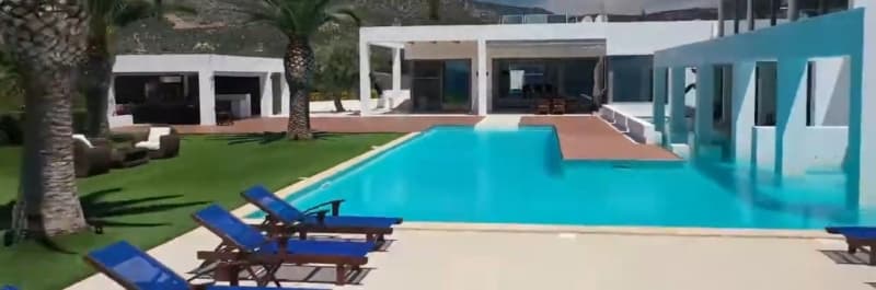 וילה יוקרתית על חוף הים עם חוף פרטי ודירות עצמאיות בהרמיוני - תמונה 27
