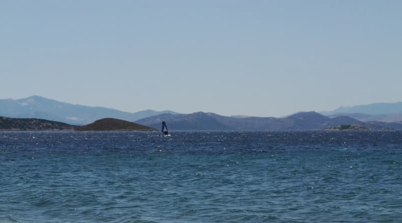 Οικοδομήσιμο Παραθαλάσσιο Οικόπεδο 21.000 τ.μ. με Διώροφη Κατοικία στα Στύρα – Επενδυτική Ευκαιρία - Φωτογραφία 4