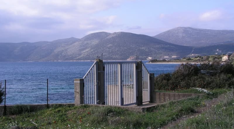 Οικοδομήσιμο Παραθαλάσσιο Οικόπεδο 21.000 τ.μ. με Διώροφη Κατοικία στα Στύρα – Επενδυτική Ευκαιρία - Φωτογραφία 6