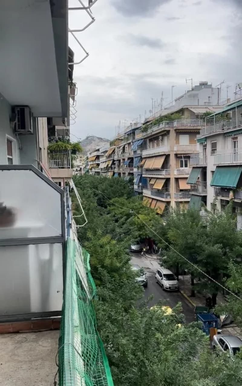 雅典市中心帕格拉提区114平米明亮三居室公寓出售 - 张照片 2