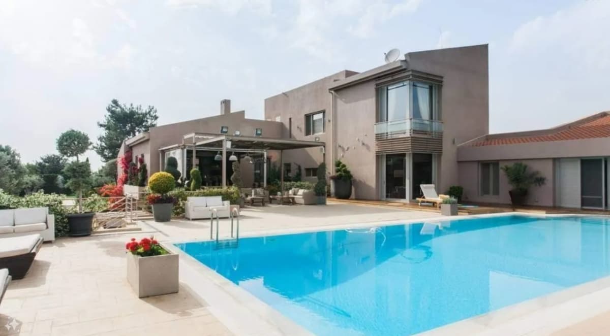 Роскошная вилла в аренду в Сисманоглио, Маруси, 876 м² на участке 5 500 м²