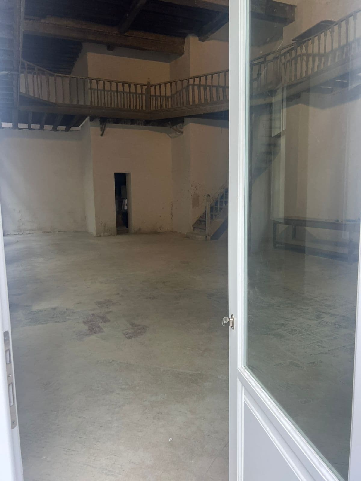 莫纳斯提拉基商业大楼出租,659平方米,可观卫城景观 - 张照片 3