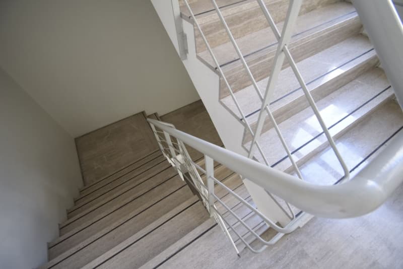 בניין מסחרי יוקרתי בגליפדה 1800 מ"ר למכירה – מיקום מרכזי, תשתיות מתקדמות - תמונה 9