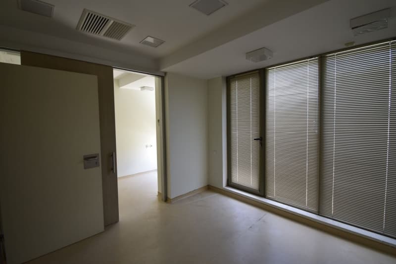בניין מסחרי יוקרתי בגליפדה 1800 מ"ר למכירה – מיקום מרכזי, תשתיות מתקדמות - תמונה 17