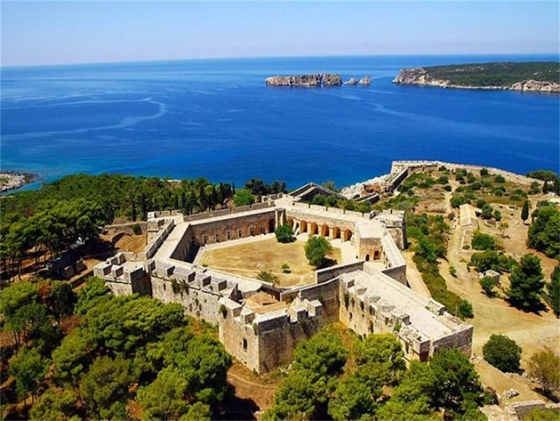 Exceptional Beachfront Land in Western Mani, Messinia - 318,000m² for Luxury Resort Development - Photo 12