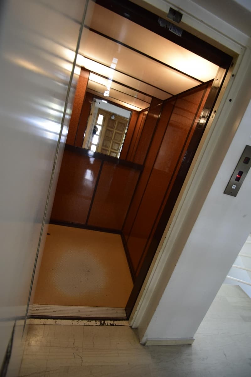 شقة فاخرة 195 متر مربع في غليفاذا بإطلالة مفتوحة ووسائل راحة راقية - صورة 18