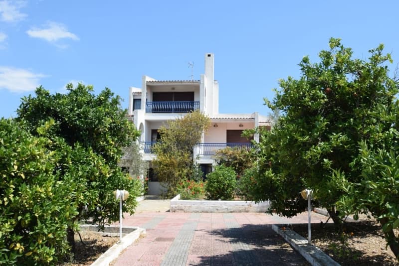 فيلا بإطلالة بحرية وحديقة للبيع في بورتو هيلي - صورة 35