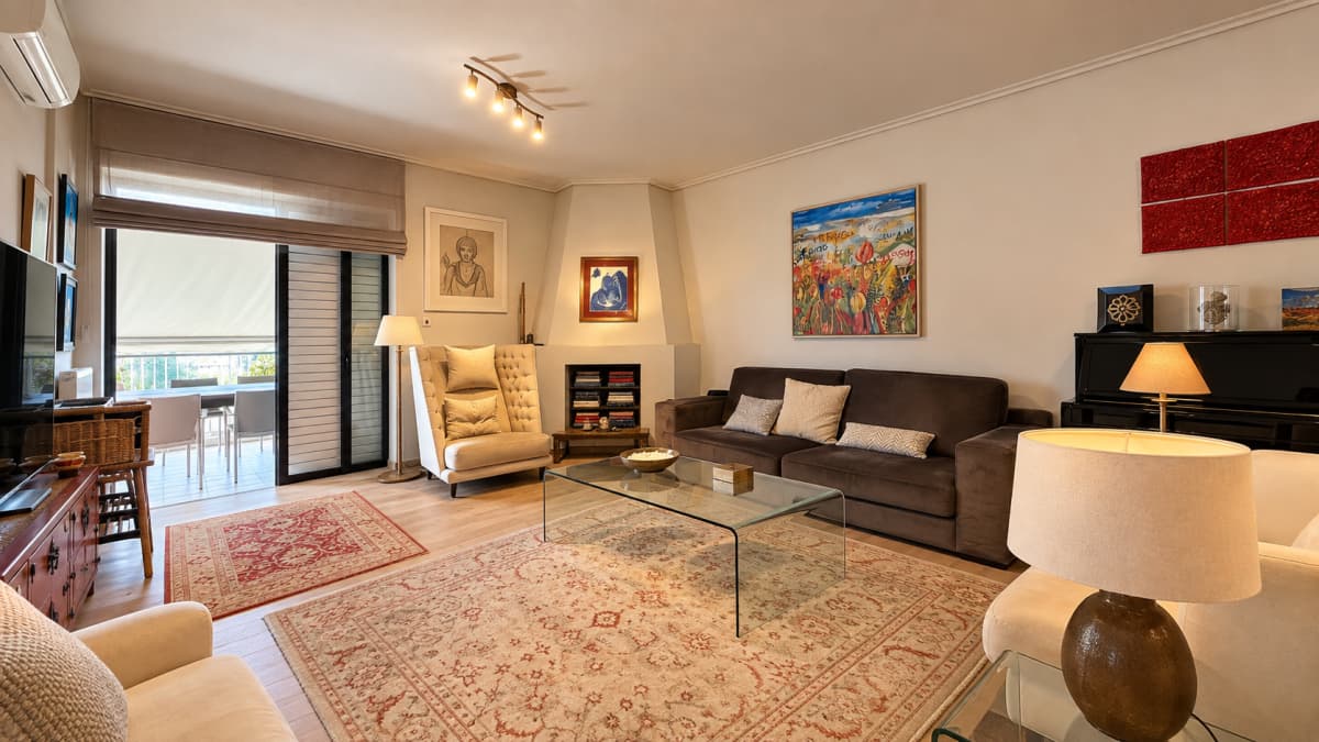 Renovated 115 m² three-bedroom apartment with a large veranda in Anavryta, Marousi